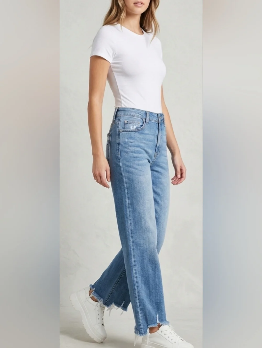 Zenana Outfitters Distressed Dark Blue Wide-Leg Crop Jeans Size 29 - Picture 1 of 5